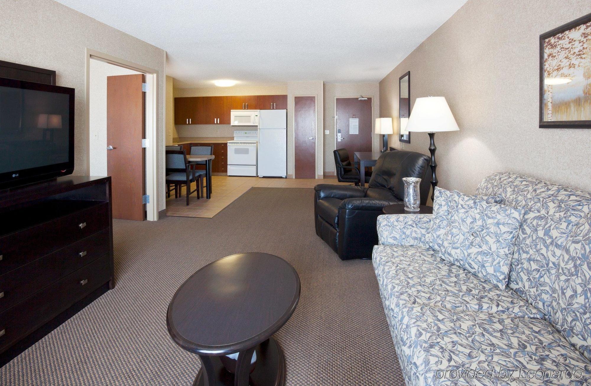 Holiday Inn Express Hotel & Suites Grand Forks, An Ihg Hotel Habitación foto